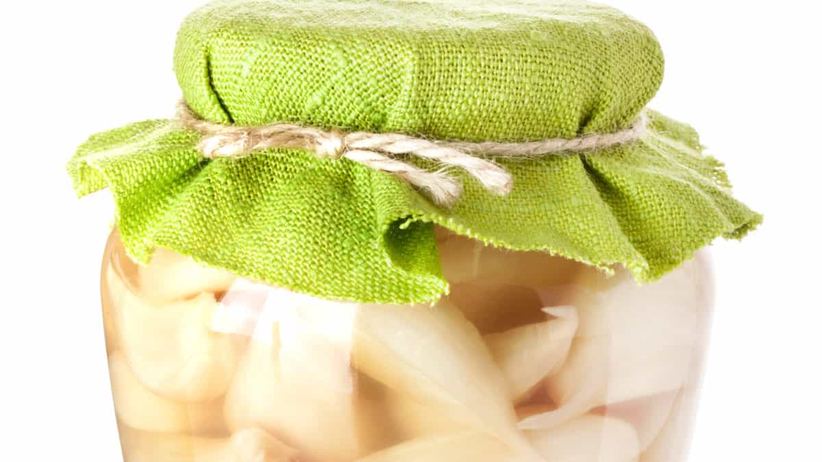 Read more about the article USES – GARLIC: Raw and Pickled Garlic