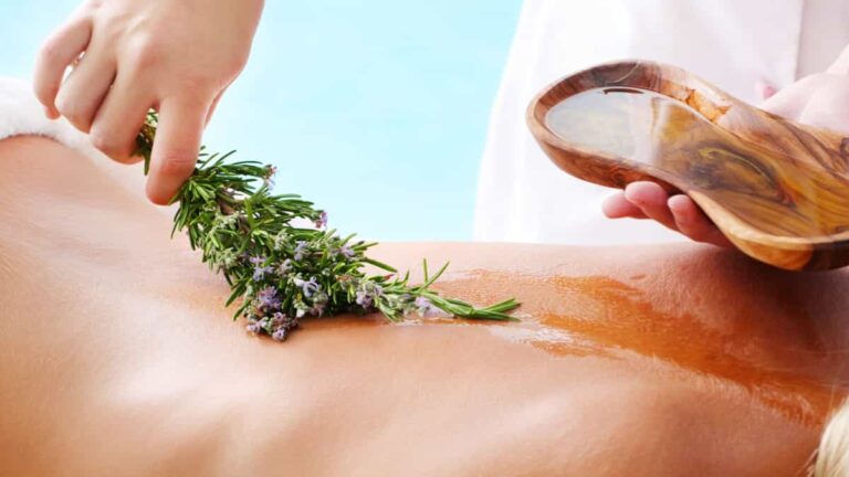 Read more about the article USES – OLIVE OIL: Olive Oil for Skin